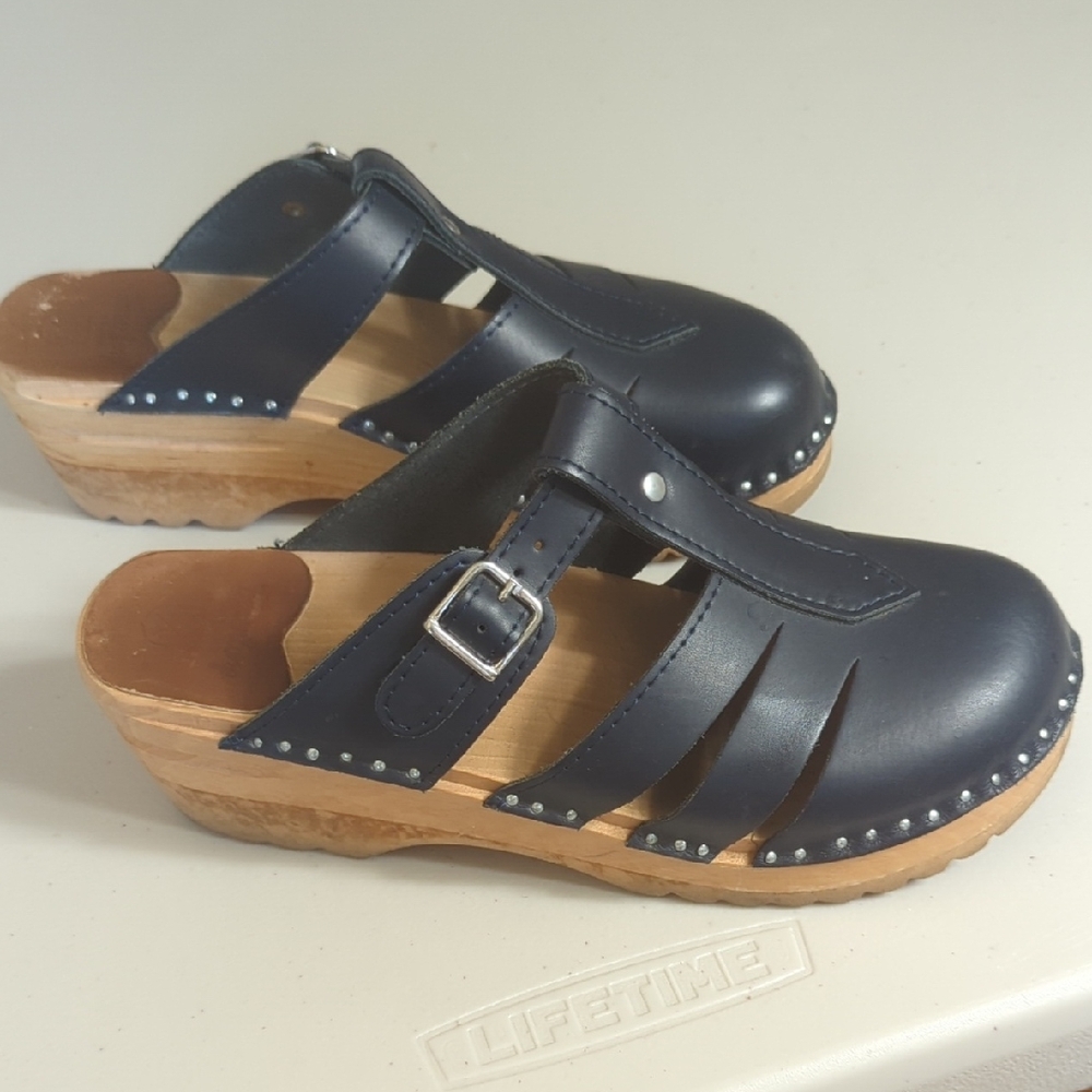 Navy Leather Clogs with Wooden Sole